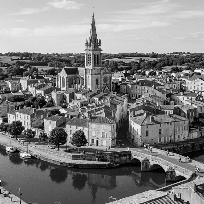 Photo de Fontenay le Comte en Pays de La Loire pour enquete privé détective aquila